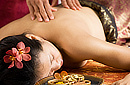 Holistická terapeutická aroma masáž